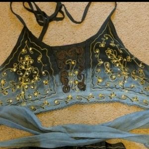 Intricate sequence halter